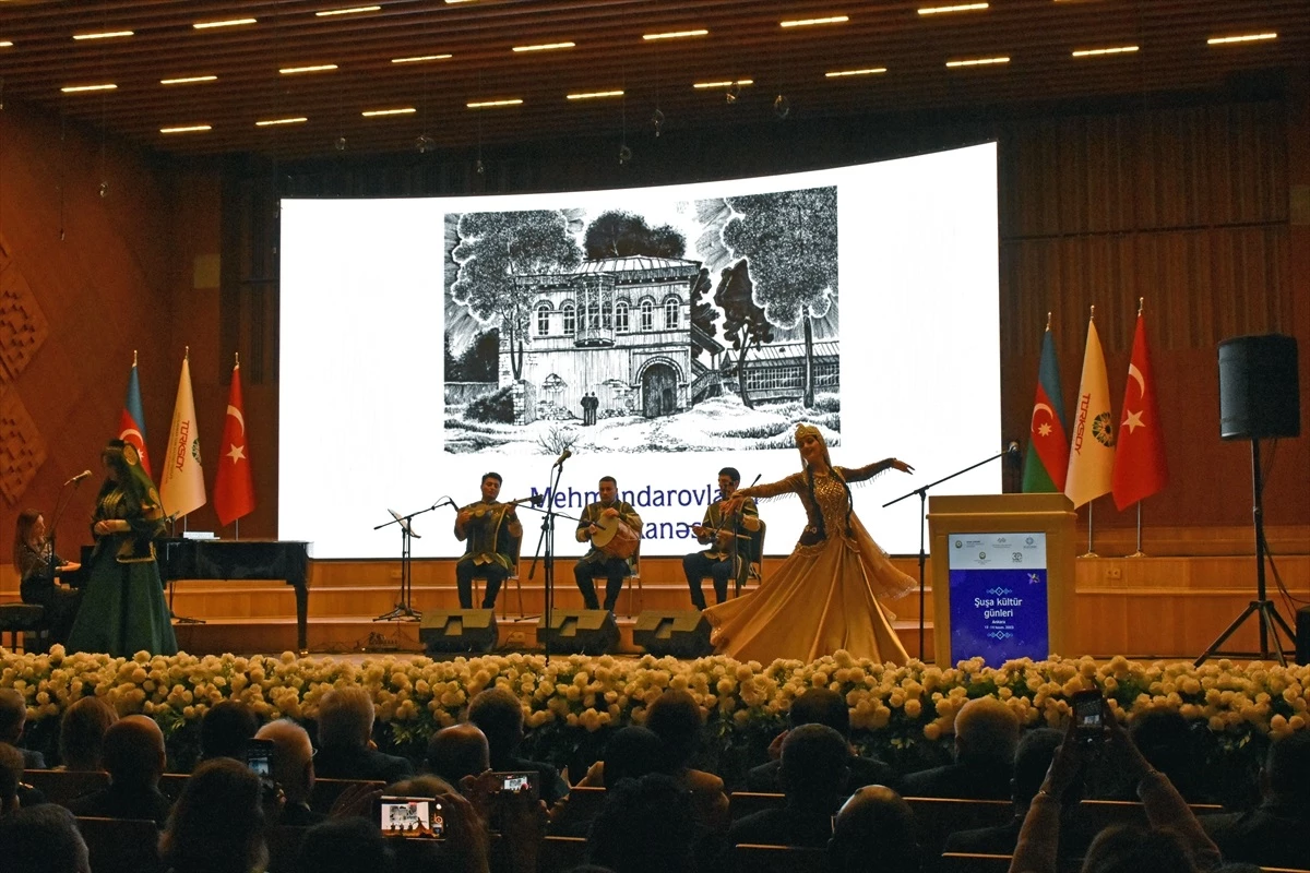 Azerbaycanlı Sanatçıların Sahne Aldığı Konser Programı Düzenlendi