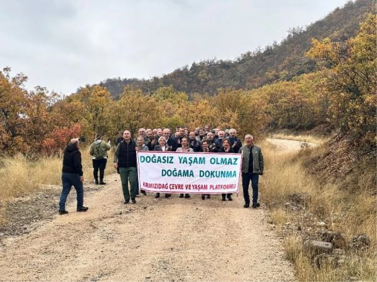 Tunceli\'de Köylüler, Katı Atık Tesisi Projesine Karşı Yürüyüş Yaptı