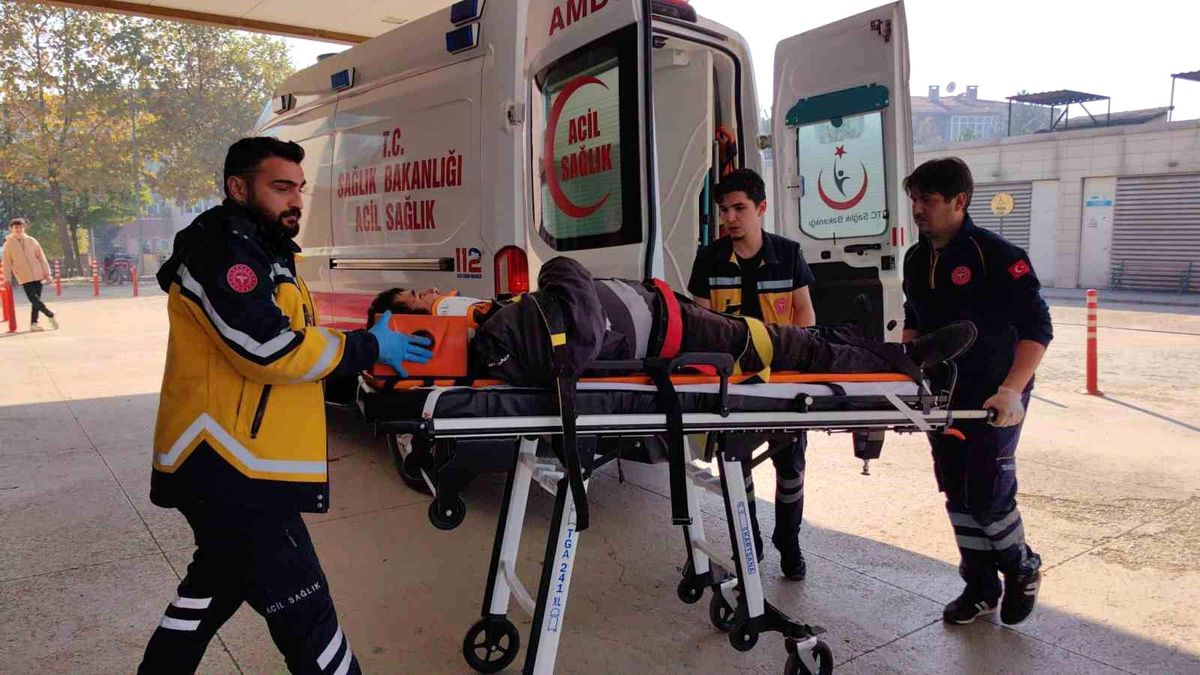 İnegöl\'de elektrikli bisiklet kazası: 3 kişi yaralandı