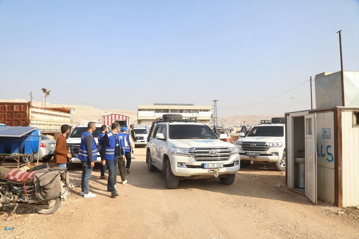 BM Heyeti İdlib\'deki Çadır Kamplarını Ziyaret Etti