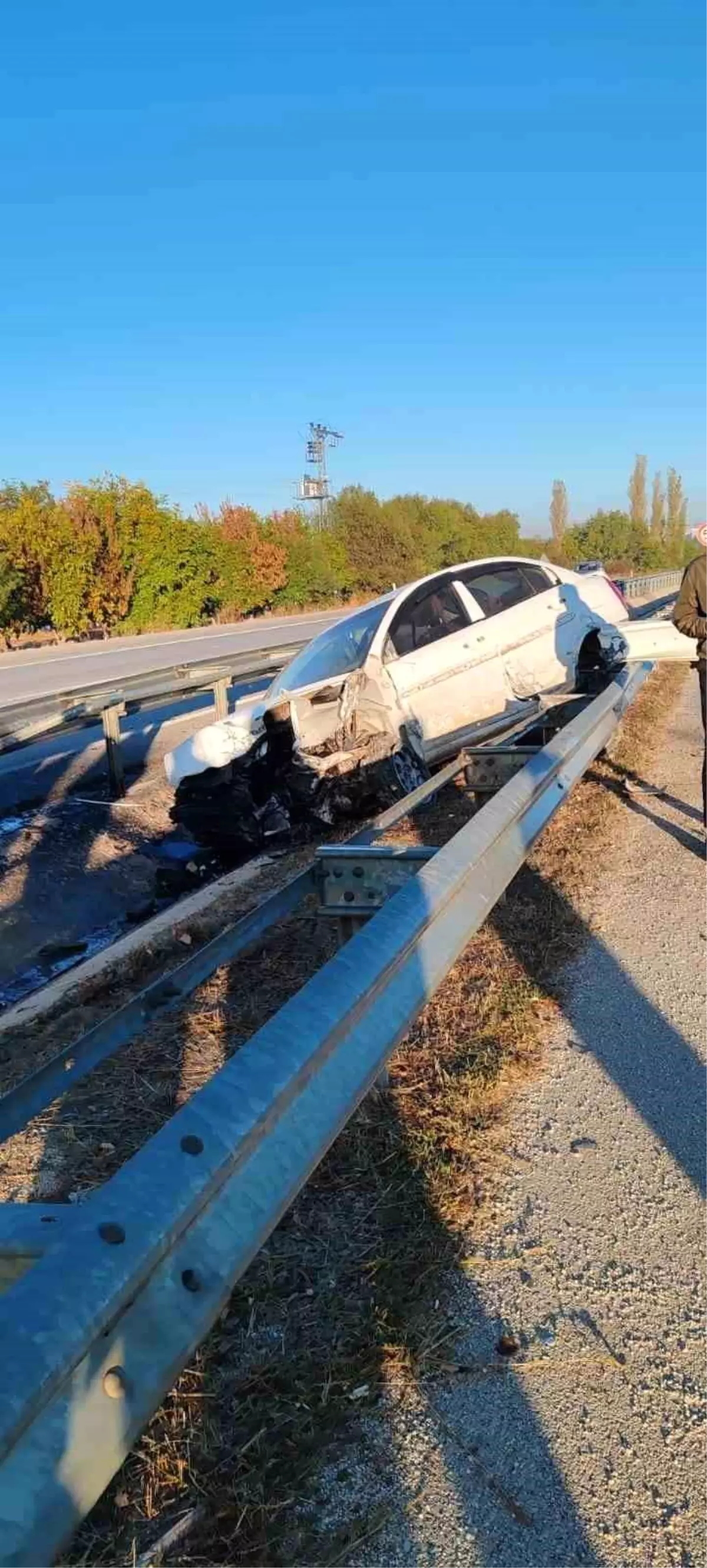 Burdur Antalya Karayolunda 6 Kişi Yaralandı