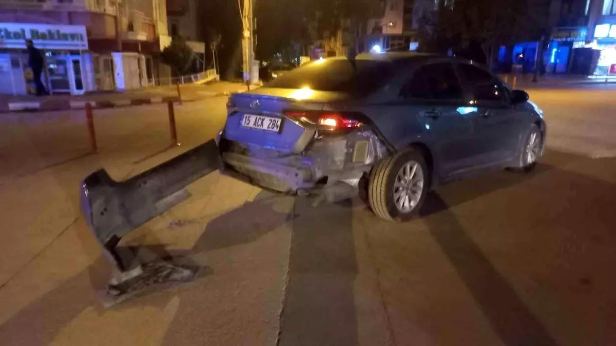 Burdur\'da motosiklet ile otomobil çarpıştı: 1 yaralı