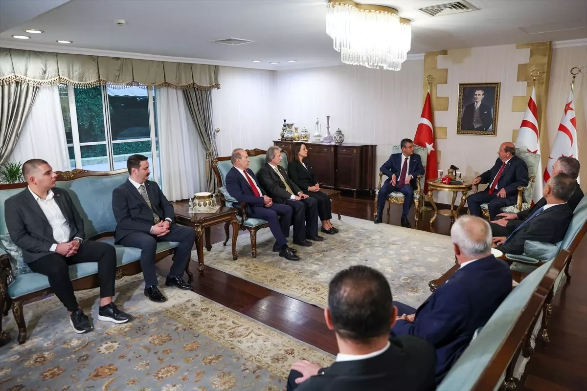 CHP Genel Başkanı Özgür Özel, KKTC Cumhurbaşkanı Ersin Tatar ile bir araya geldi