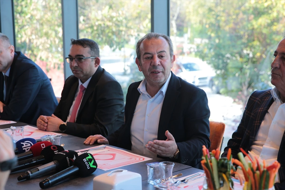 Bolu Belediye Başkanı Tanju Özcan, CHP\'ye geri dönmek için başvuruda bulundu
