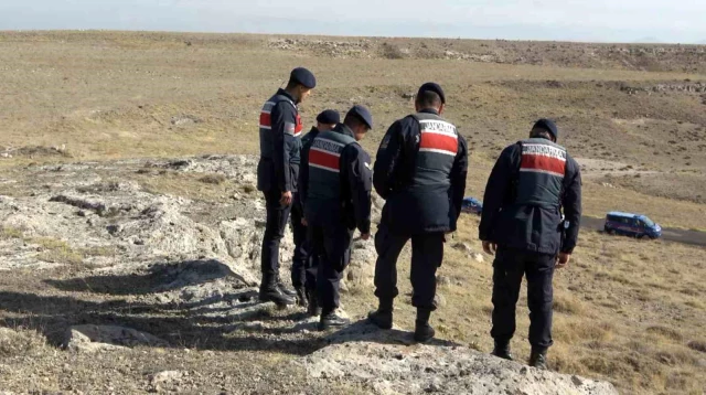 Aksaray'da Kaçak Kazı Yapan 5 Define Avcısı Suçüstü Yakalandı