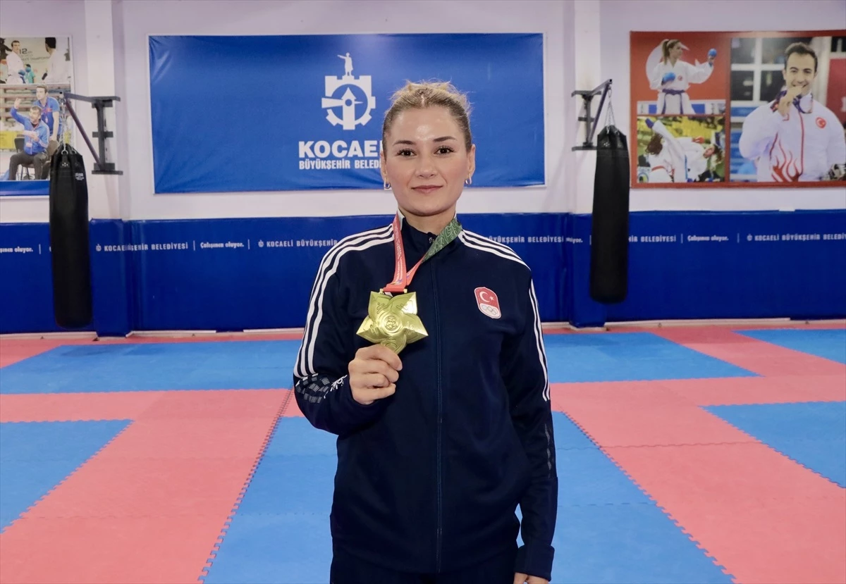 Kız Kardeşler Tuba Yakan ve Fatma Naz Yenen Macaristan\'da Karate Şampiyonasında Başarı Kazandı