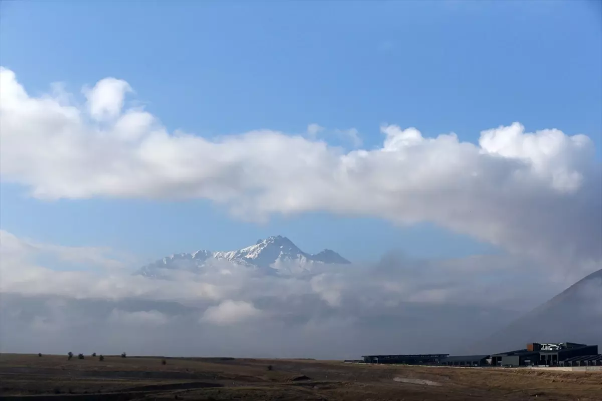 Erciyes Dağı\'nda sis güzelliği