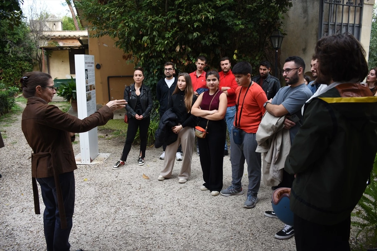İtalya\'da eğitim gören Türk öğrenciler, Pietro Canonica Müzesi\'ni ziyaret etti