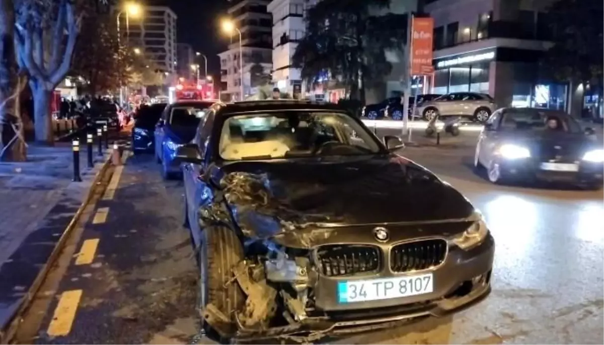 Kadıköy\'de Alkollü Sürücü Kontrolden Çıkarak Kazaya Neden Oldu