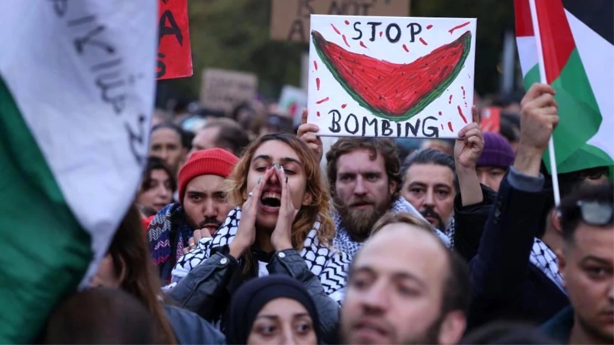 Filistin\'de Karpuz Dilimleri İsrail\'e Karşı Bir Protesto Biçimi Haline Geldi