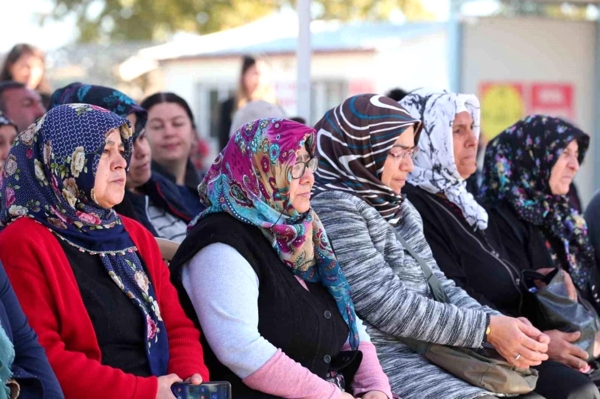 Merkezefendi Belediyesi Kadın Üreticilere Hayvan ve Yem Desteği Sağladı