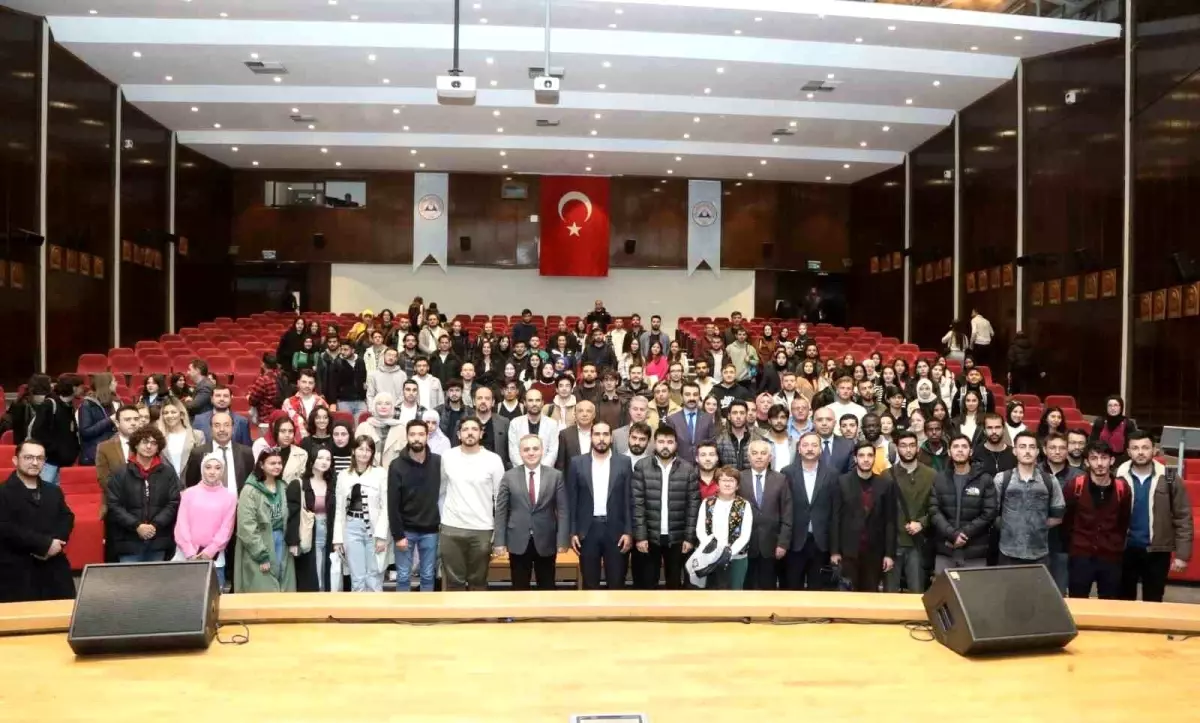 ERÜ Rektörü Prof. Dr. Fatih Altun, öğrencilerle buluştu