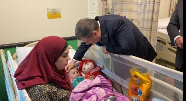 Sağlık Bakanı Koca: 26 Gazzeli hasta ile 13 refakatçı Mısır'dan Türkiye'ye nakledilecek