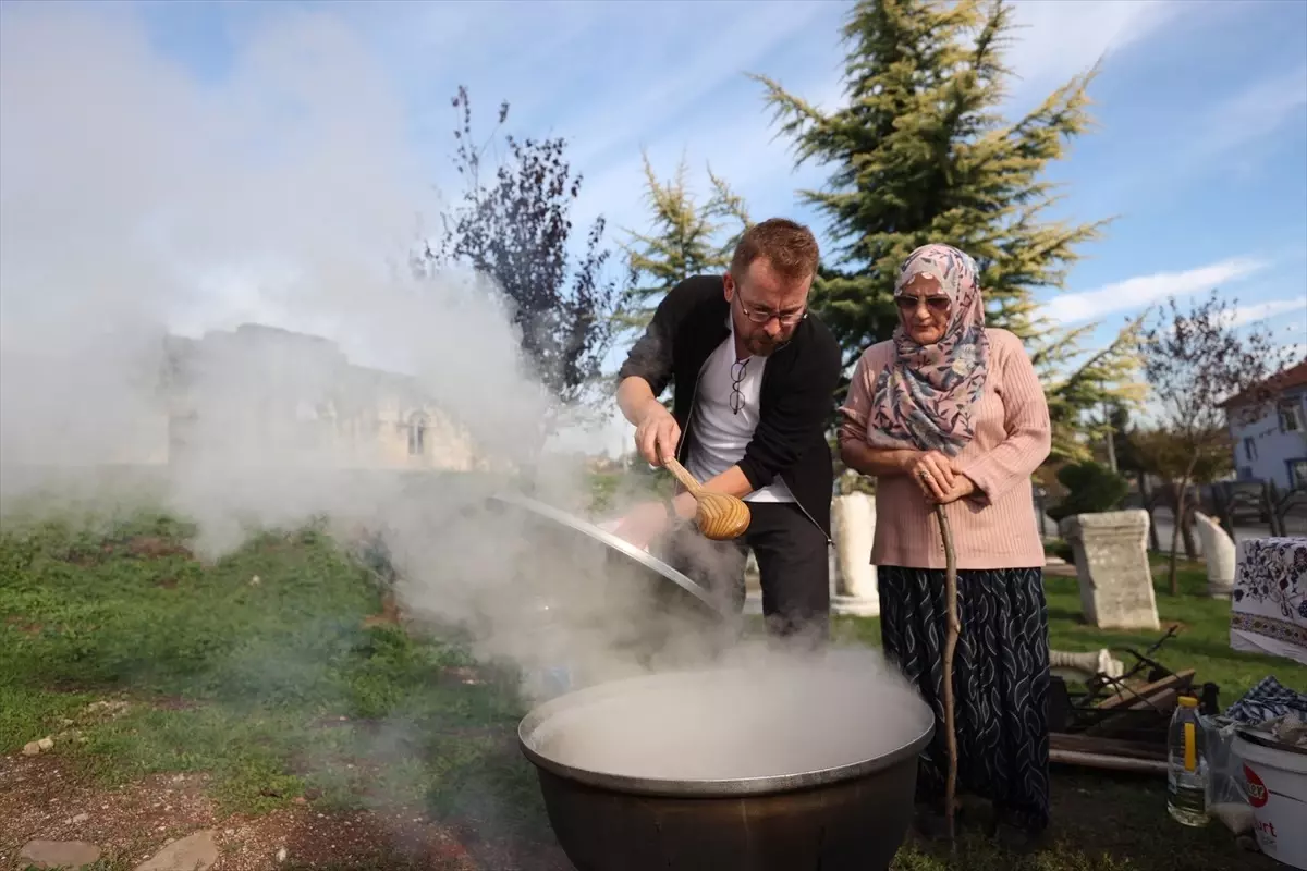 Şef Ömür Akkor, Düzce\'deki Antik Kentte Konuralp Pirinciyle Pilav Yaptı