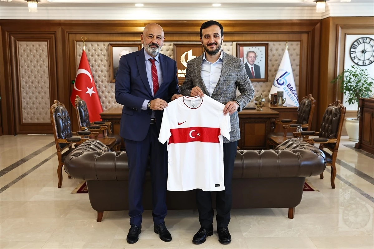 TFF Engelliler Koordinasyon Kurulu Başkanı Ömer Gürsoy, Bağcılar Belediye Başkanı Abdullah Özdemir\'i ziyaret etti