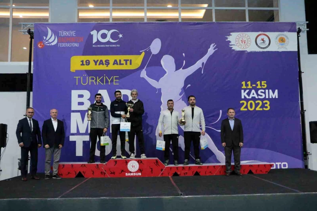 Samsun\'da düzenlenen 19 Yaş Altı Badminton Türkiye Şampiyonası sona erdi