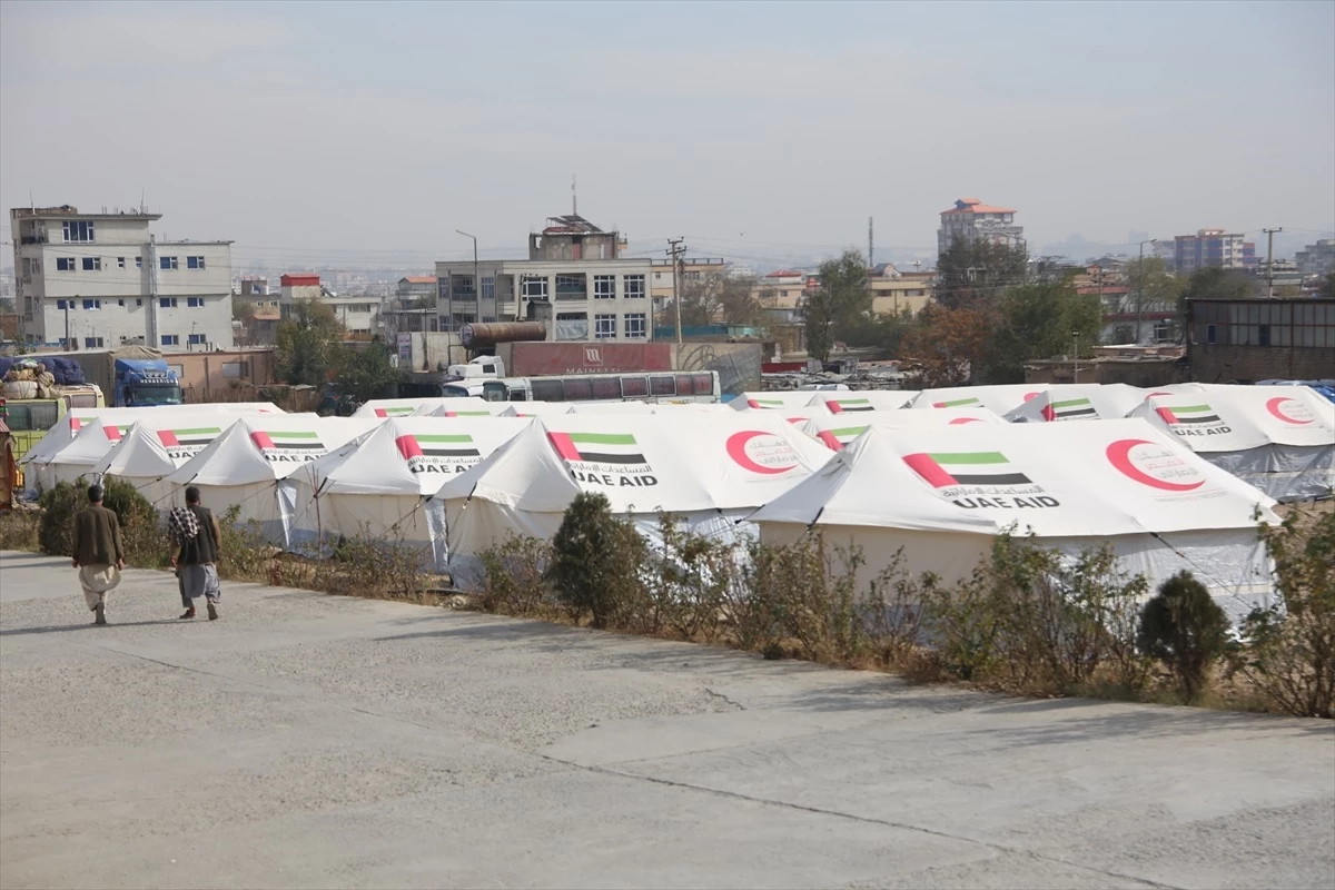 Pakistan\'da Düzensiz Afgan Göçmenler İçin Geçici Kamplar Kuruldu