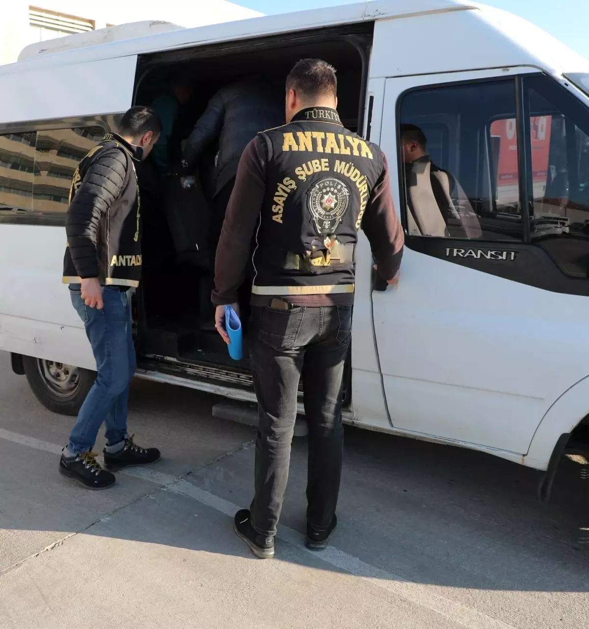 Antalya\'da 54 kişi suçlardan aranıyordu, hepsi yakalandı