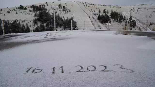 Bere, eldiven dolapta ne varsa çıkarın! İstanbul'un yüksek kesimlerinde pazar günü kar yağışı bekleniyor Bere, eldiven dolapta ne varsa çıkarın! İstanbul'un yüksek kesimlerinde pazar günü kar yağışı bekleniyor