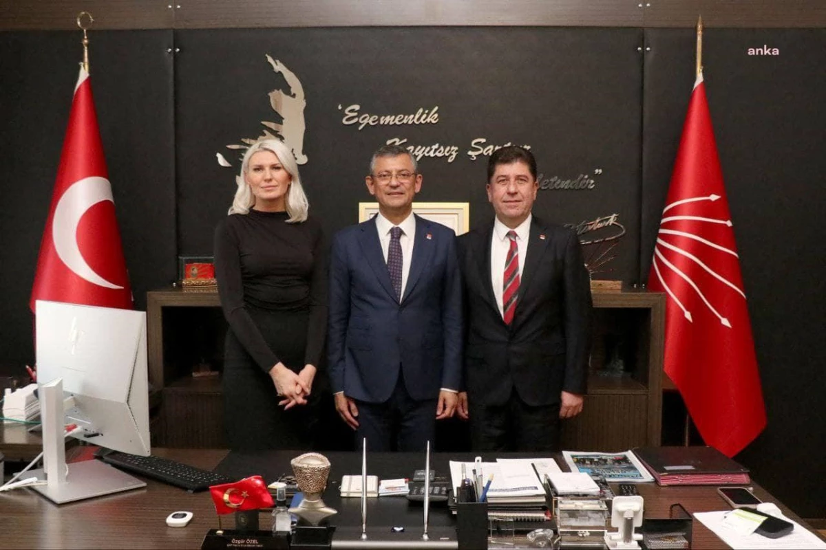 Bilecik Belediye Başkanvekili Melek Mızrak Subaşı, CHP Genel Başkanı Özgür Özel\'i ziyaret etti