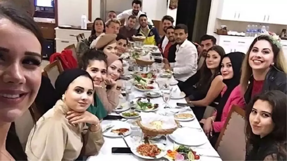 Dilan Polat\'ın 4 yıl önce çektiği fotoğraf olay oldu! Karede yer alan herkes güzellik merkezi açıp zengin oldu