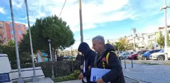 Balıkesir'den çalınan servis aracıyla Bursa'da iki otomobile çarpan şüpheli yakalandı