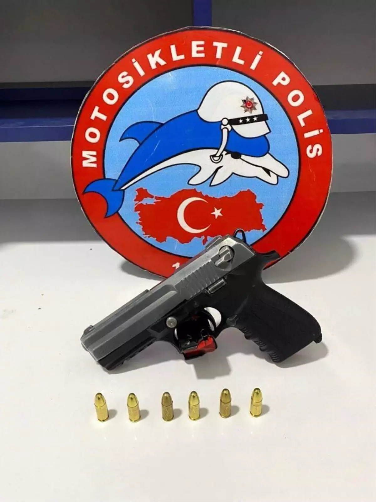 Elazığ\'da Yapılan Kontrollerde Ruhsatsız Tabanca ve Fişek Ele Geçirildi