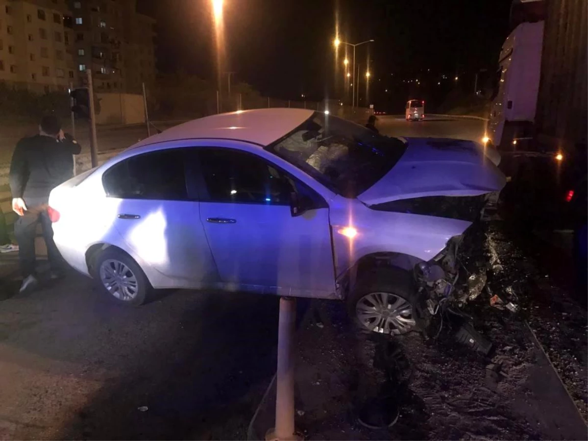İskenderun\'da trafik kazası: 2 kişi yaralandı