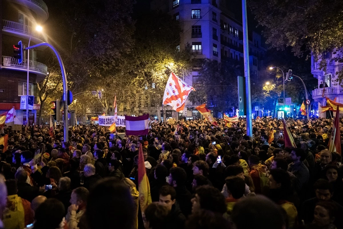 İspanya\'da Katalanlara af girişimi ve hükümet protestoları olaylı geçti