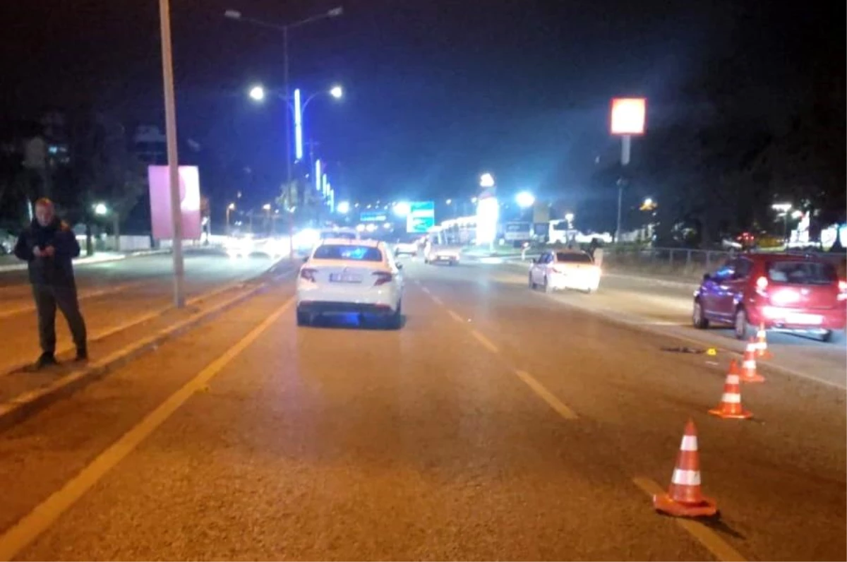 İzmir\'de Otomobilin Çarptığı Kadın Hayatını Kaybetti
