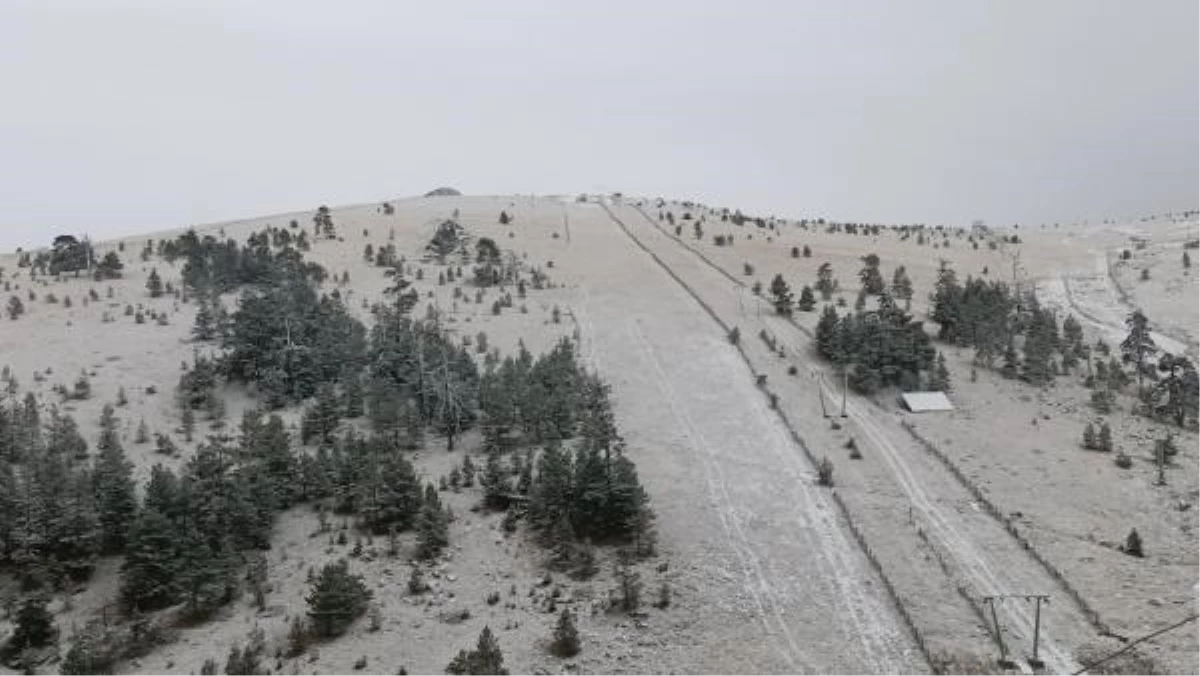 Kartalkaya Kayak Merkezi\'ne İlk Kar Yağdı