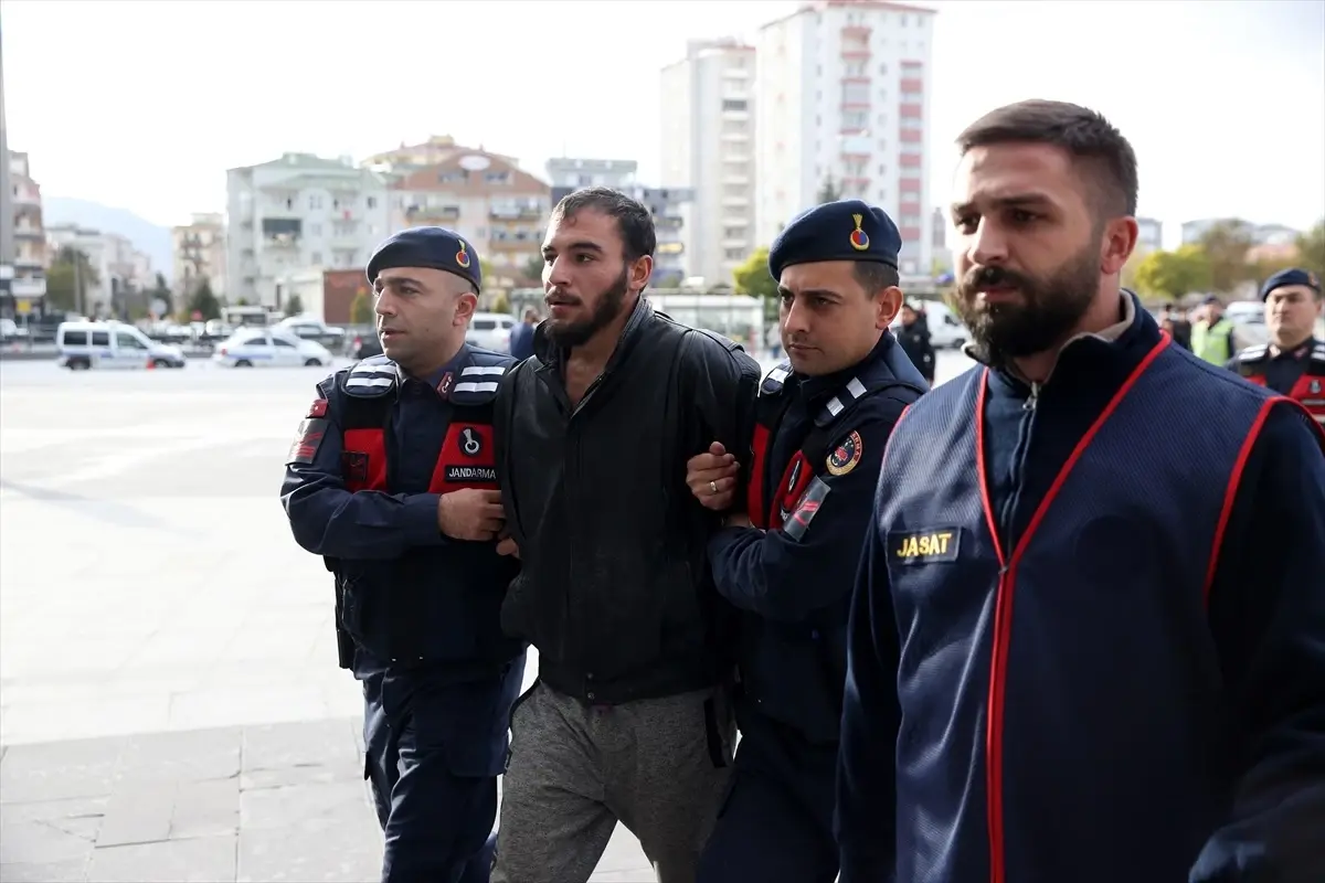 Kayseri\'de kadının öldürülmesiyle ilgili gözaltına alınanlar adliyeye sevk edildi