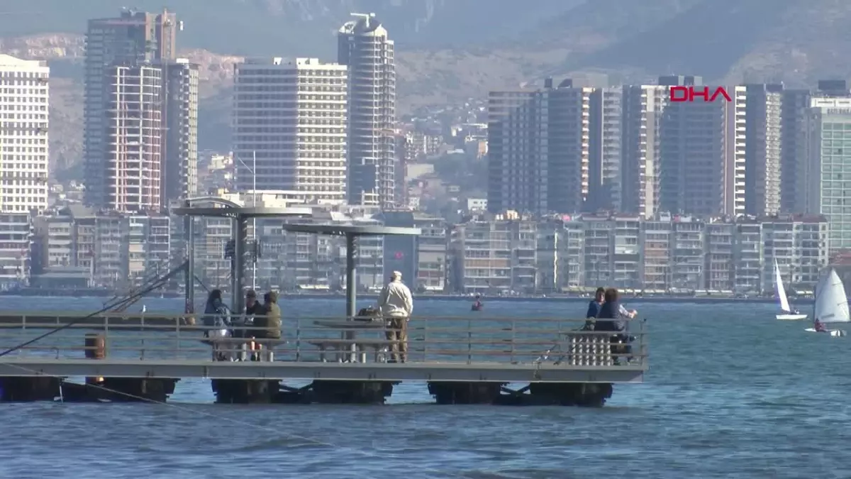 İzmir\'deki Konut Satışlarında Düşüş Yaşanıyor