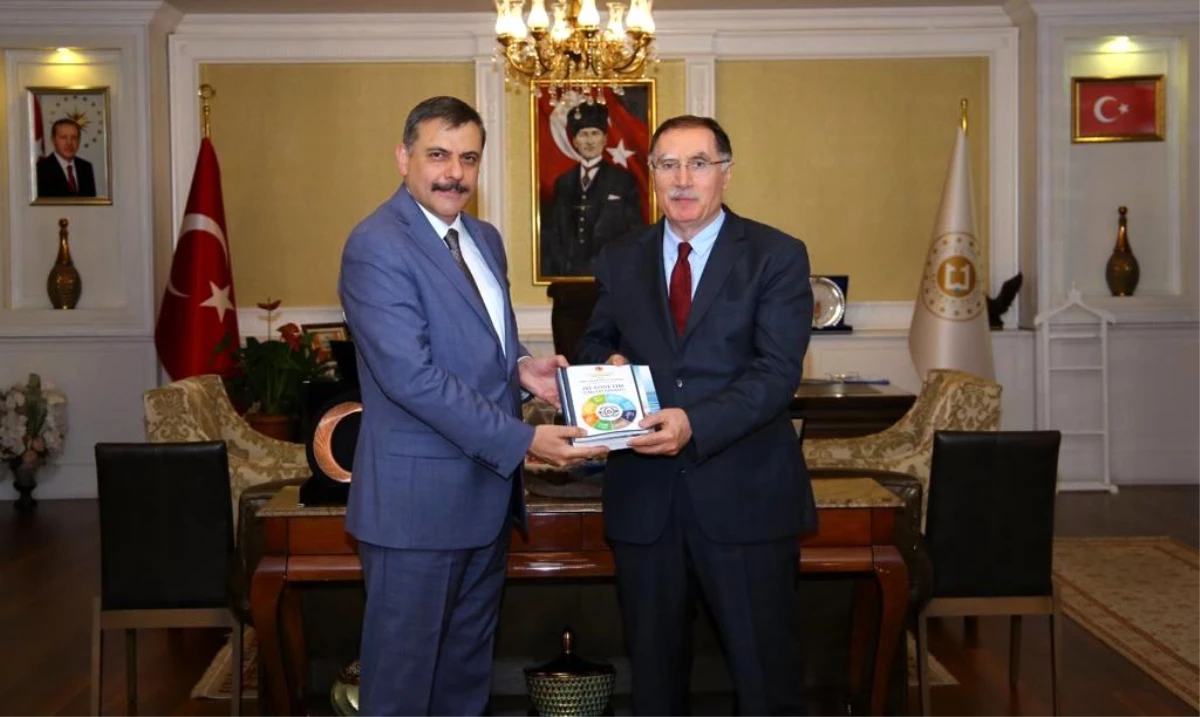Kamu Başdenetçisi Şeref Malkoç, Erzurum Valisi Mustafa Çiftçi\'yi ziyaret etti