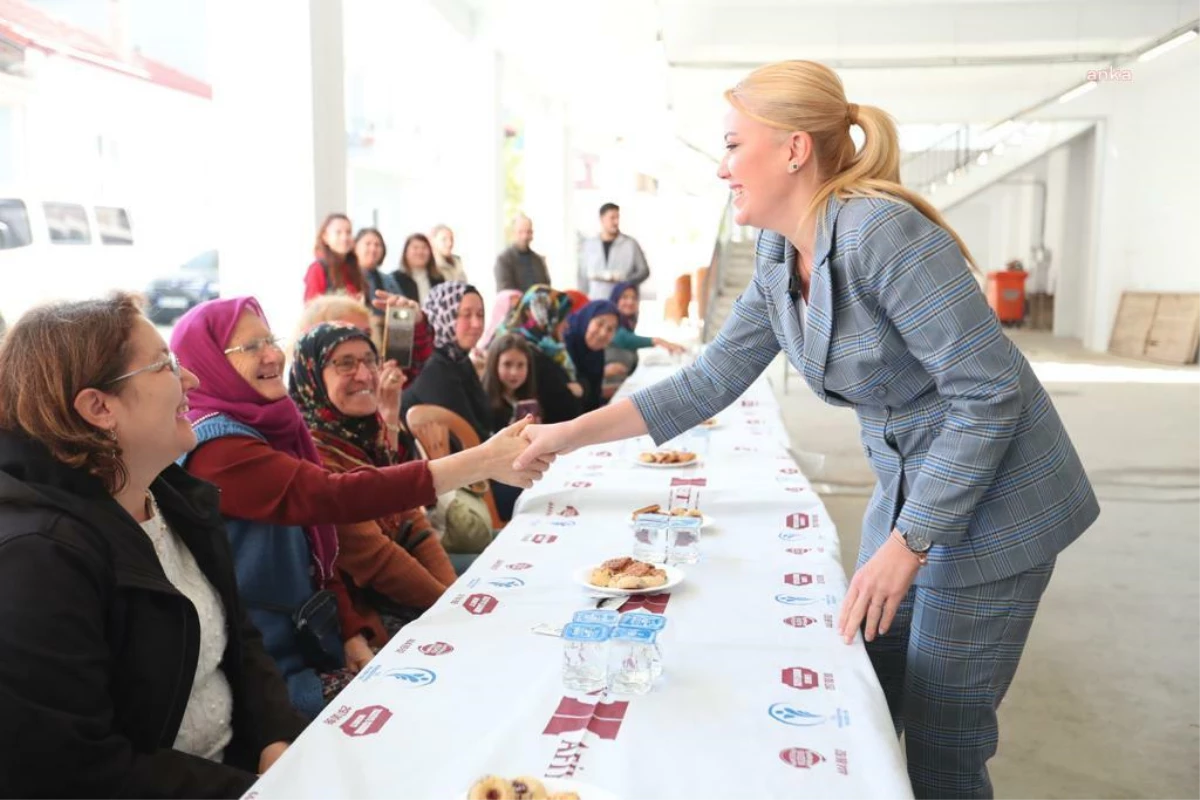 Merkezefendi Belediye Başkanı Şeniz Doğan, Başkarcı Kadın Çocuk Yaşam Merkezi\'ndeki kursiyerler ile bir araya geldi