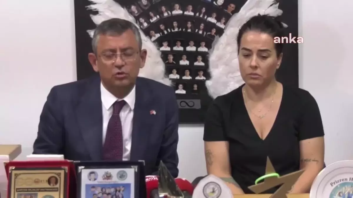 CHP Genel Başkanı Özgür Özel, Şampiyon Melekleri Yaşatma Derneği\'ni ziyaret etti