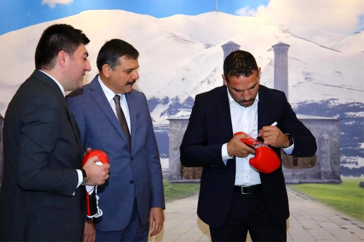 Fırat Arslan, Erzurum Valisi\'ni ziyaret etti