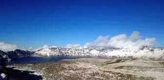 Nemrut Krater Gölü Kar Yağışıyla Güzelleşti