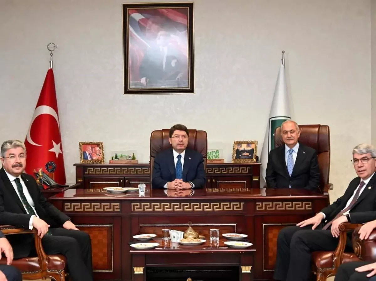 Adalet Bakanı Tunç, Osmaniye\'de