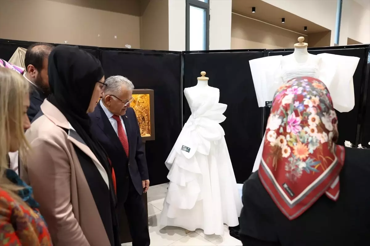 Kayseri\'de Sanat ile Dönüştürüyoruz Sergisi Açıldı