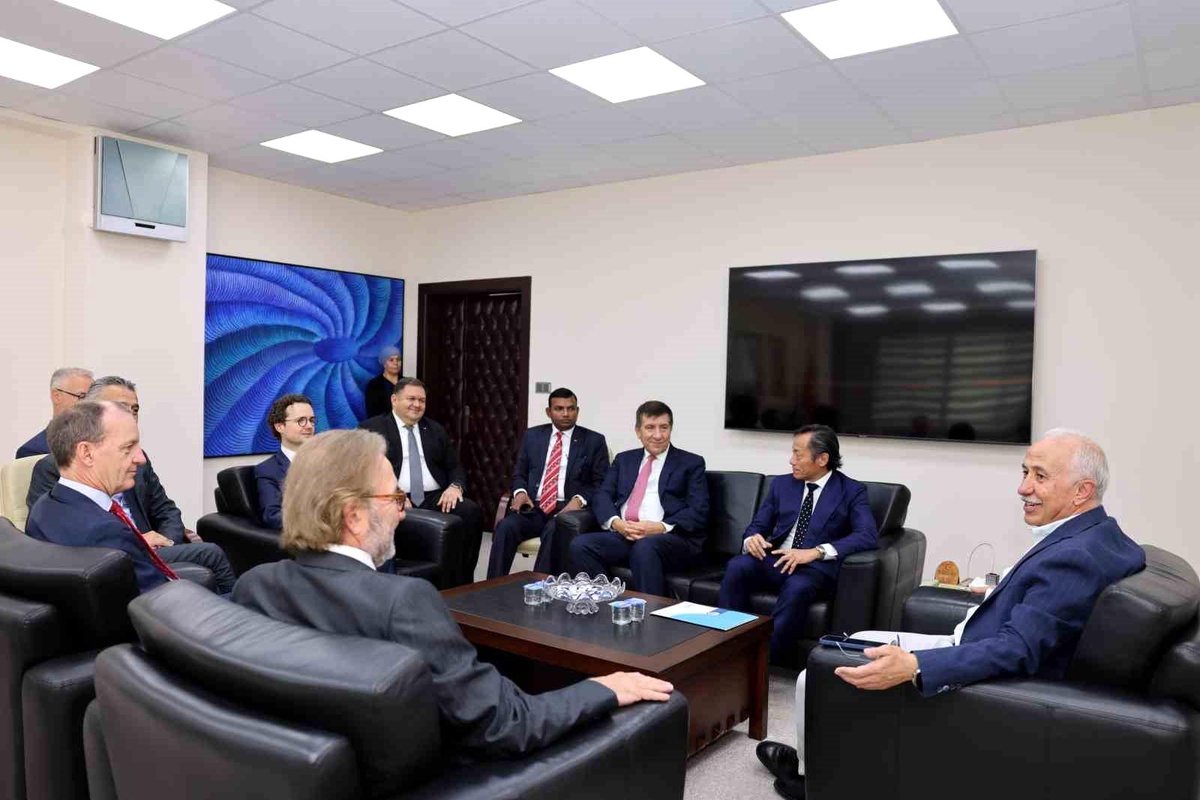 Akdeniz Belediye Başkanı Mustafa Gültak, Mersin Limanı Genişleme Projesi\'nin önemini vurguladı