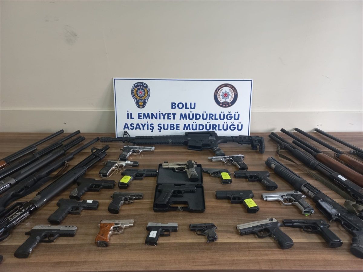 Bolu\'da Kumar Operasyonu: 5 İş Yerine Baskın Yapıldı