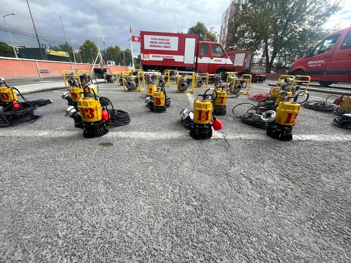 Burdur İtfaiyesi Sel ve Su Baskınlarına Karşı Önlemlerini Aldı