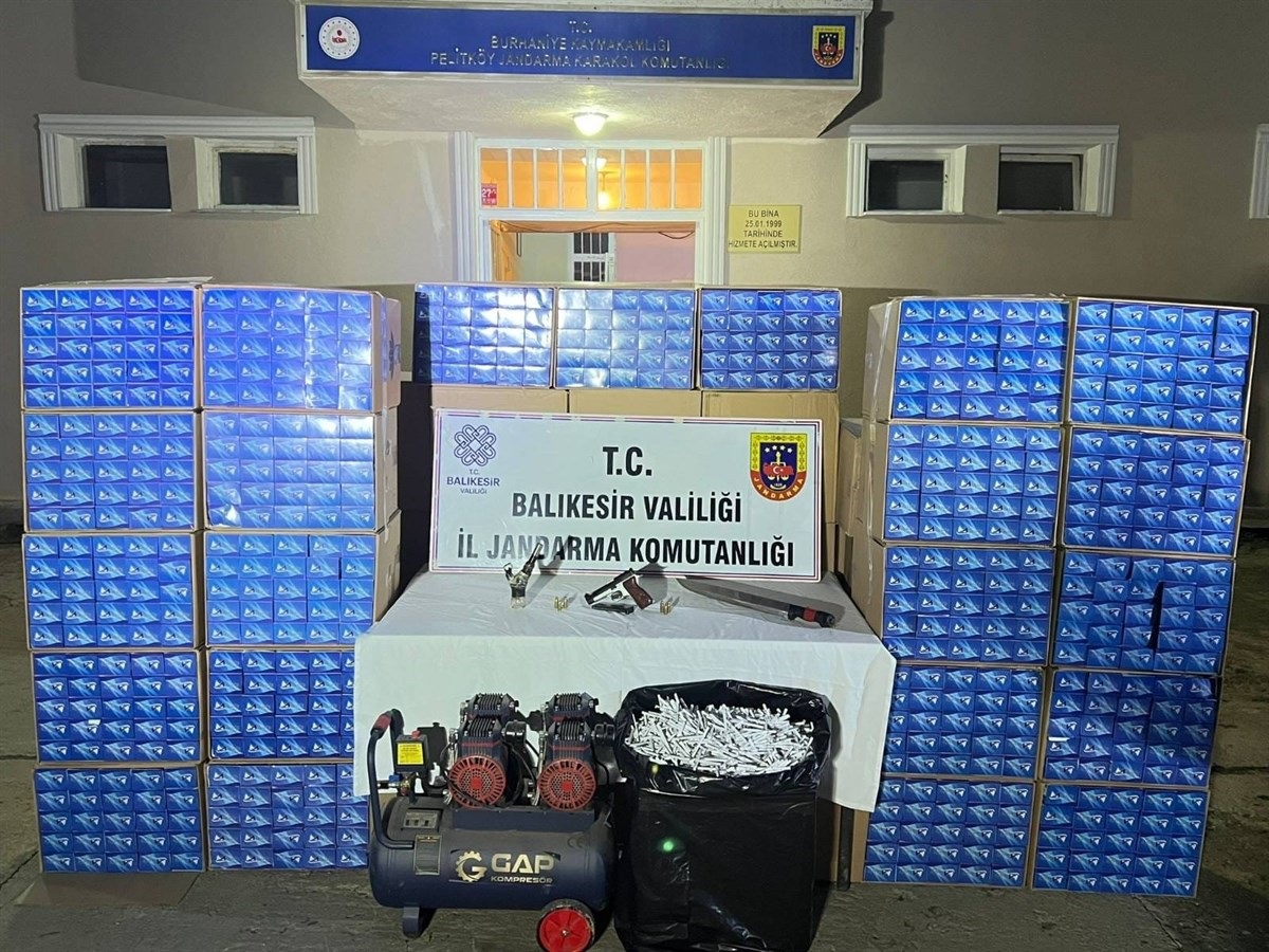 Burhaniye\'de Kaçak ve Sahte Tütün Operasyonu: Bir Zanlı Gözaltına Alındı