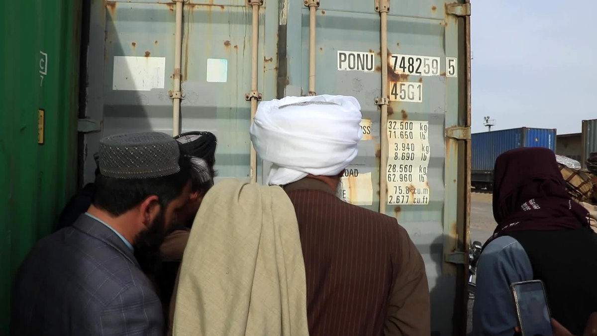 Çin, Afganistan\'a deprem yardımları gönderdi