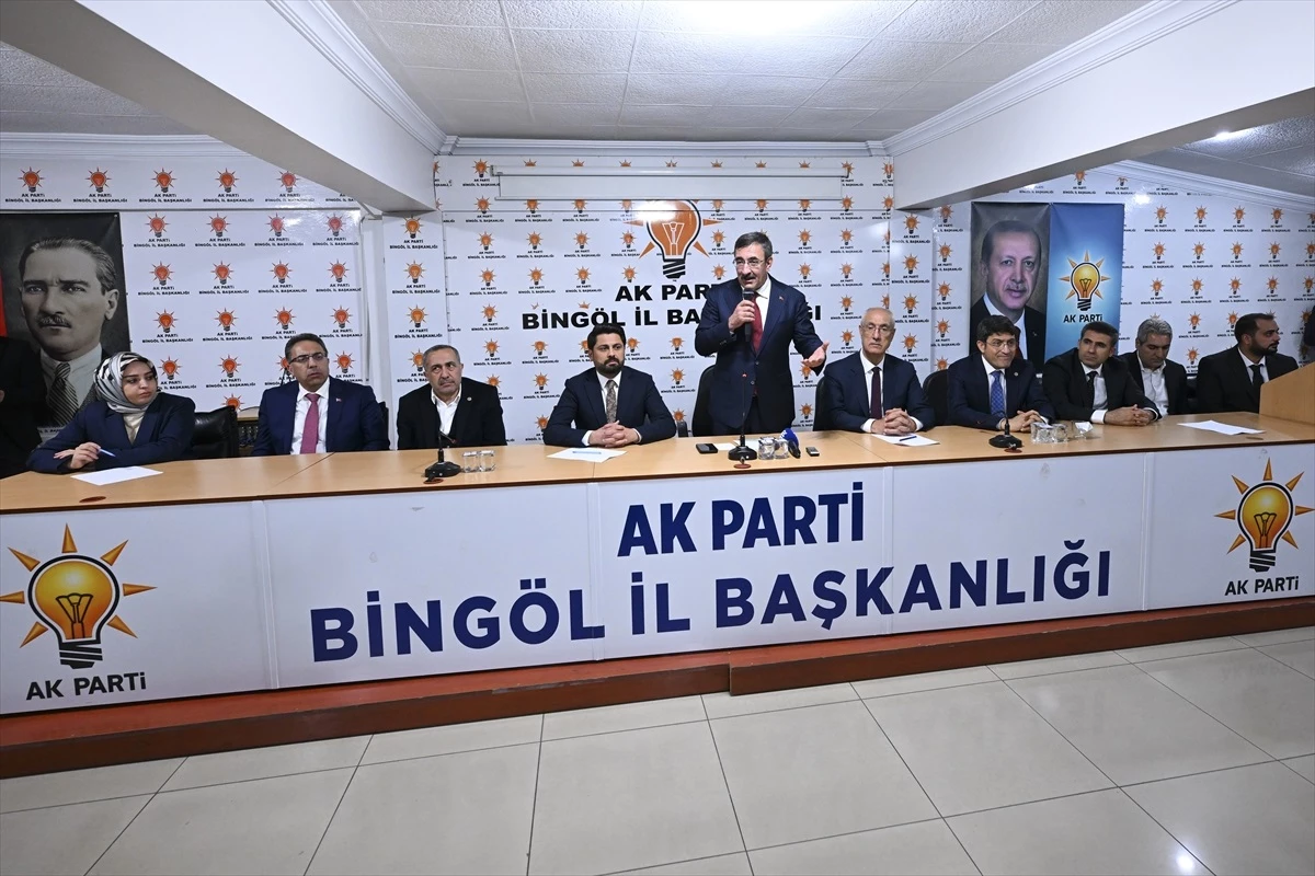 Cumhurbaşkanı Yardımcısı Yılmaz, AK Parti Bingöl İl Başkanlığı\'nda konuştu Açıklaması