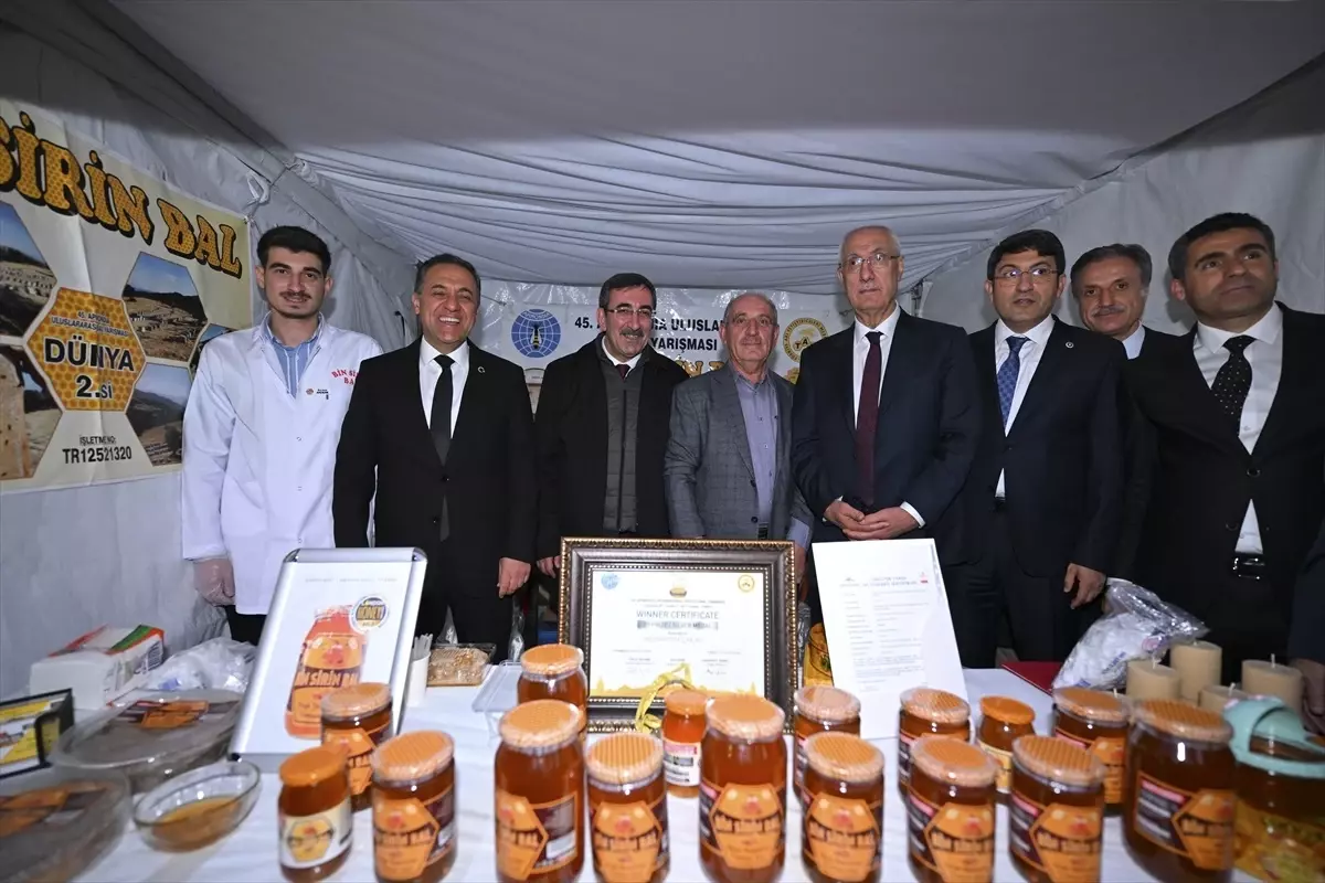 Cumhurbaşkanı Yardımcısı Yılmaz, Uluslararası Bal Şurası ve Fuarı açılışında konuştu Açıklaması