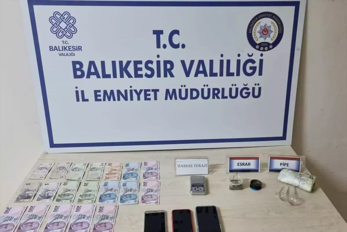 Erdek\'te Uyuşturucu Operasyonu: 2 Şüpheli Gözaltına Alındı