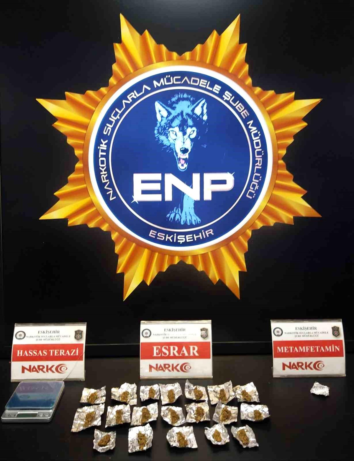 Eskişehir\'de 5 Kilogram Esrar Ele Geçirildi, 2 Şüpheli Yakalandı