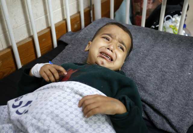 Gazzeli yetim art arda 3 evde İsrail bombalarının hedefi oldu Gazzeli yetim art arda 3 evde İsrail bombalarının hedefi oldu